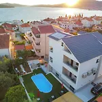 Neli * Trogir